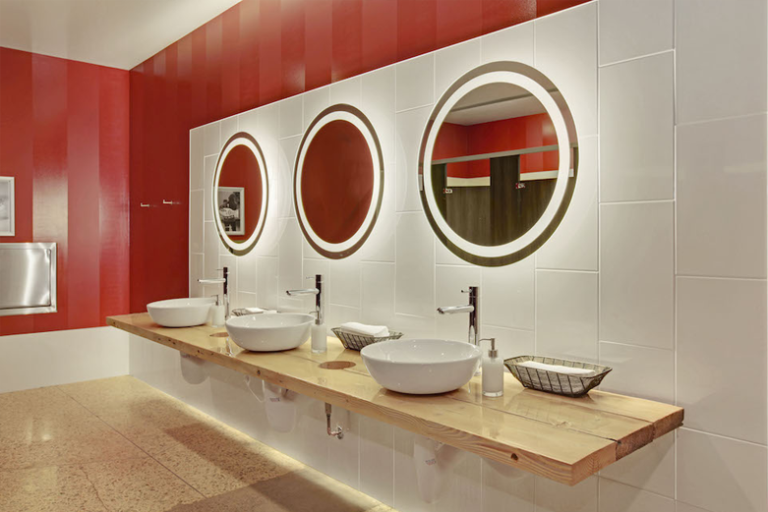 mirror-restroom