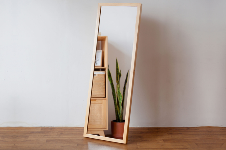 mirror-standing